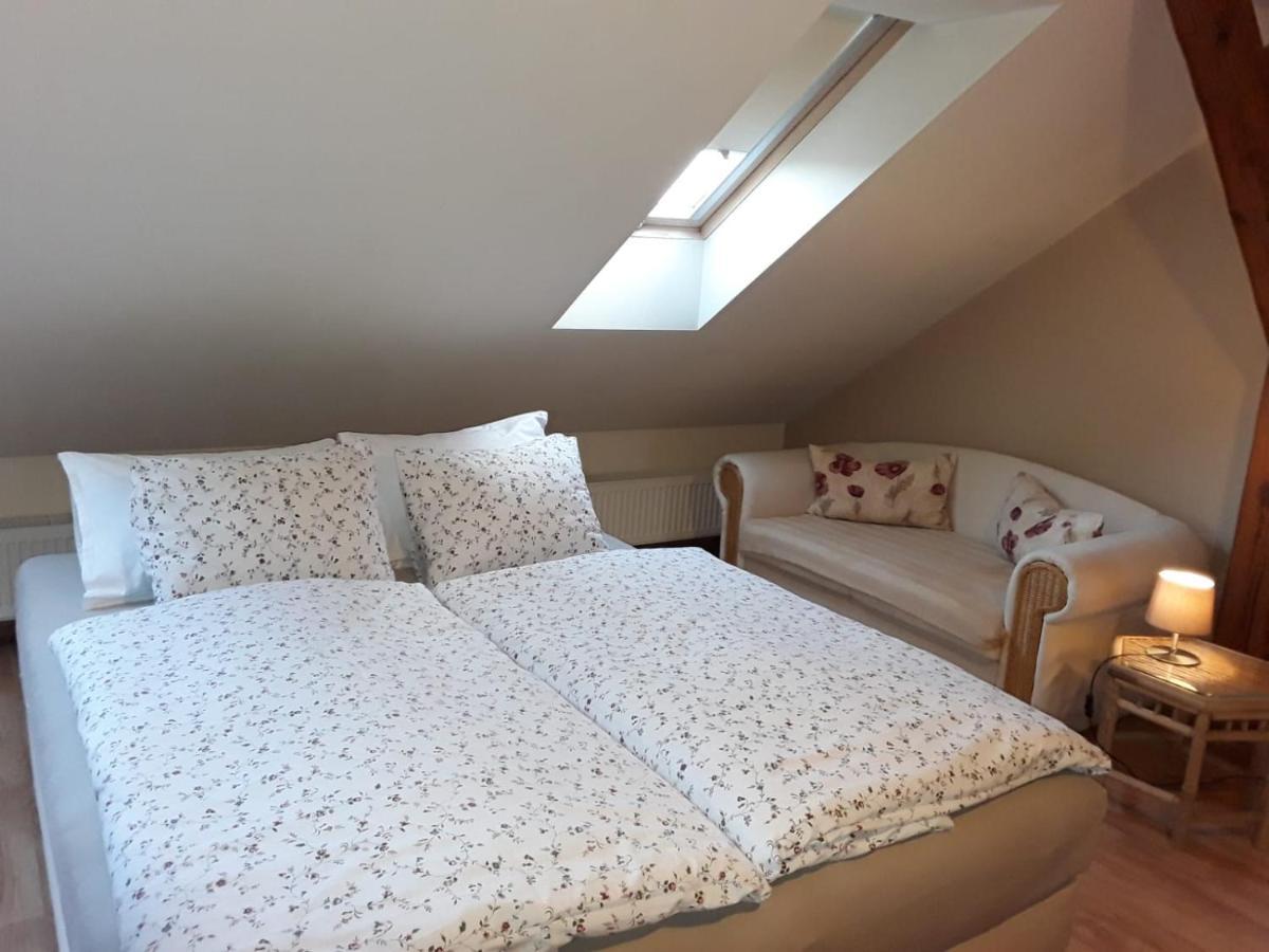 Apartament Tina Dzierżoniów Esterno foto